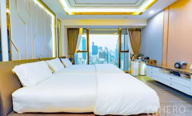 For sale 3 Bedroom Condominium in The Met in Thung Maha Mek, Sathon, Bangkok BTS Chong Nonsi