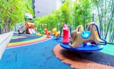 For sale 3 Bedroom Condominium in The Met in Thung Maha Mek, Sathon, Bangkok BTS Chong Nonsi