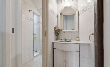 CASA 6 AMBIENTES VENTA LOMAS DE ZAMORA PILETA