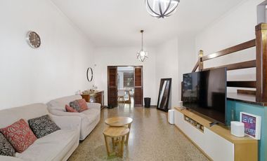 CASA 6 AMBIENTES VENTA LOMAS DE ZAMORA PILETA