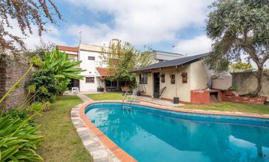 CASA 6 AMBIENTES VENTA LOMAS DE ZAMORA PILETA
