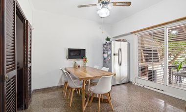 CASA 6 AMBIENTES VENTA LOMAS DE ZAMORA PILETA