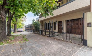 CASA 6 AMBIENTES VENTA LOMAS DE ZAMORA PILETA