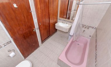 CASA 6 AMBIENTES VENTA LOMAS DE ZAMORA PILETA