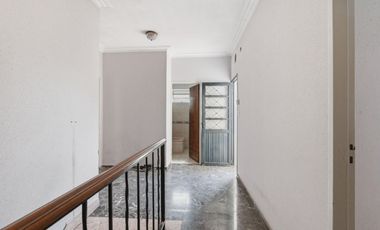 CASA 6 AMBIENTES VENTA LOMAS DE ZAMORA PILETA