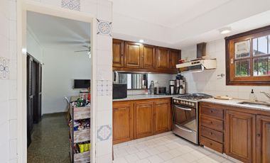 CASA 6 AMBIENTES VENTA LOMAS DE ZAMORA PILETA