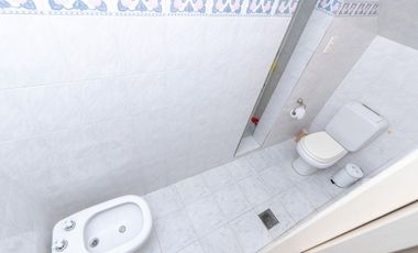 CASA 6 AMBIENTES VENTA LOMAS DE ZAMORA PILETA