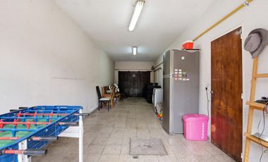 CASA 6 AMBIENTES VENTA LOMAS DE ZAMORA PILETA