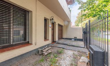 CASA 6 AMBIENTES VENTA LOMAS DE ZAMORA PILETA