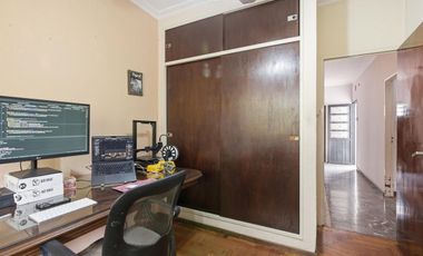 CASA 6 AMBIENTES VENTA LOMAS DE ZAMORA PILETA