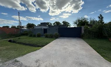 VENTA CASA 2 DORMITORIOS CON PILETA