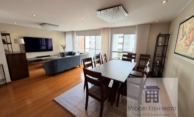 Moderno Flat con vista a Parque Interno