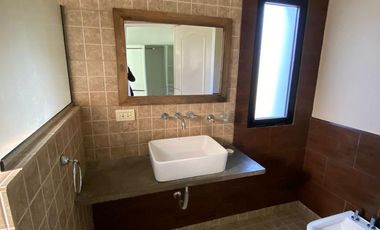 Casa en venta con renta - Barrio La Horqueta de Echeverría, Canning