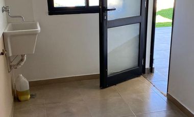 Casa en venta con renta - Barrio La Horqueta de Echeverría, Canning