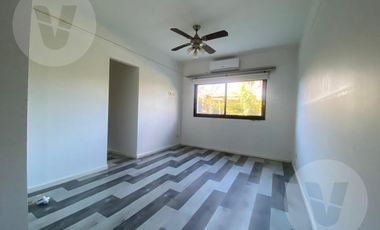Casa en venta con renta - Barrio La Horqueta de Echeverría, Canning
