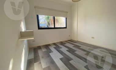Casa en venta con renta - Barrio La Horqueta de Echeverría, Canning