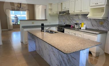Casa en venta con renta - Barrio La Horqueta de Echeverría, Canning