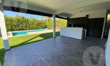 Casa en venta con renta - Barrio La Horqueta de Echeverría, Canning