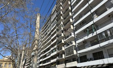 Cochera en venta, centro, rosario, comoda !