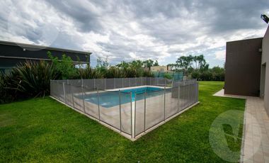 Casa en venta - Haras del Sur II APTO CREDITO