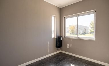 VENTA, CASA A LAGUNA, PUEBLOS DEL PLATA, MAGALLANES al 100