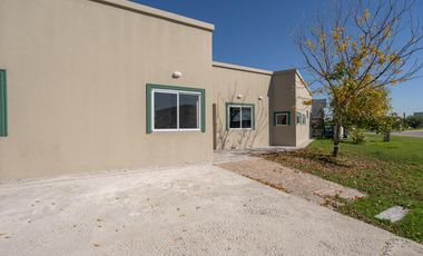 VENTA, CASA A LAGUNA, PUEBLOS DEL PLATA, MAGALLANES al 100