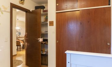 Casa de  4 ambientes con cochera y dependencia en venta en San Isidro