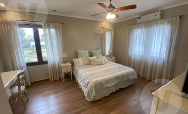 Casa en venta - Barrio Saint Thomas Este, Canning