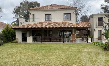 Casa en venta - Barrio Saint Thomas Este, Canning