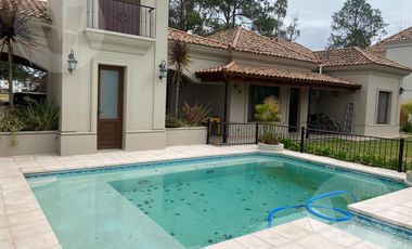 Casa en venta - Barrio Saint Thomas Este, Canning
