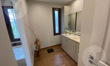 Casa en venta - Barrio Saint Thomas Este, Canning