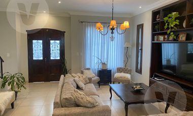 Casa en venta - Barrio Saint Thomas Este, Canning