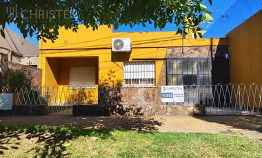Casa de 2 habitaciones cochera y patio en Santo Tome