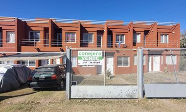 Dúplex Cuesta Colorada, patio con asador, cochera!