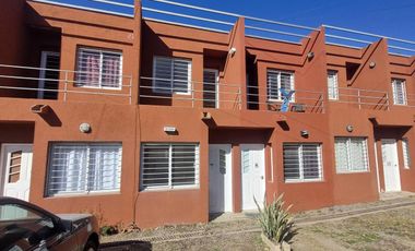 Dúplex Cuesta Colorada, patio con asador, cochera!