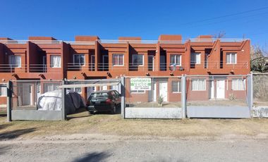 Dúplex Cuesta Colorada, patio con asador, cochera!