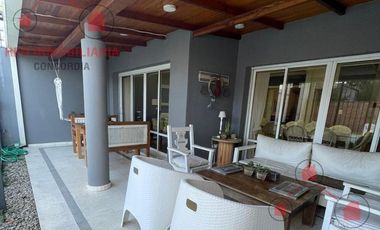 Casa en muy buen estado y ubicación