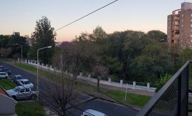 GRAN CASA ZONA PARQUE 3 DORMITORIOS - Parana