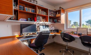 CASA CON PILETA EN VENTA EN BARRIO SAN RAFAEL