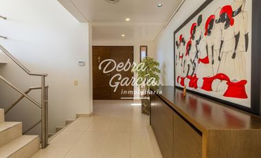 CASA CON PILETA EN VENTA EN BARRIO SAN RAFAEL