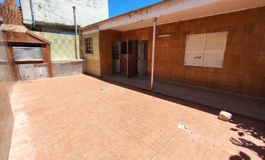 Venta Casa 2 habitaciones patio cochera y garage Barranquitas ciudad de Santa Fe