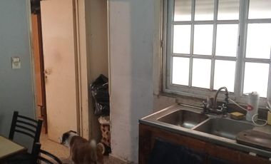 Casa en Venta en Barrio Villa Dora. Terreno de 9m x 43.30m