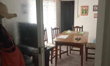 Casa en Venta en Barrio Villa Dora. Terreno de 9m x 43.30m