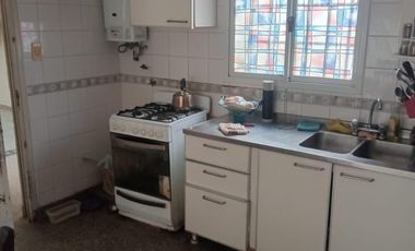 Casa en Venta en Barrio Villa Dora. Terreno de 9m x 43.30m