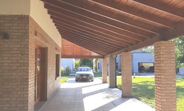 VENTA CASA EN 2 LOTES SOBRE LA CANCHA DE GOLF