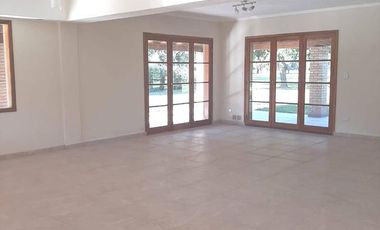 VENTA CASA EN 2 LOTES SOBRE LA CANCHA DE GOLF