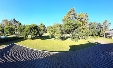 VENTA CASA EN 2 LOTES SOBRE LA CANCHA DE GOLF