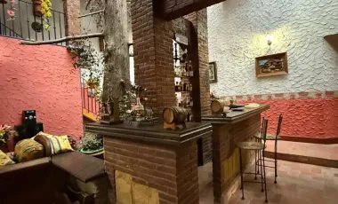 Casa con jardines interiores