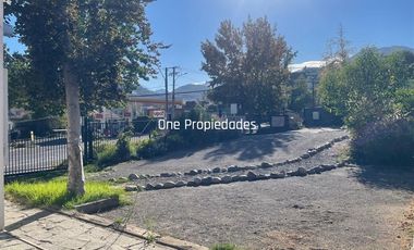 Local Comercial en Arriendo en Gran propiedad comercial ideal para ski y turismo - 2 Locales - Casa 9 Dorm