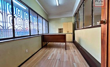 Arriendo Oficina Comercial en Corazón de Valparaíso